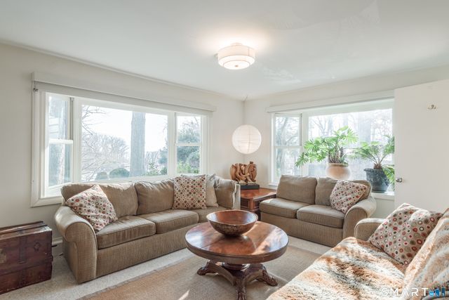 31 Splitrock Road, Norwalk, CT 06854