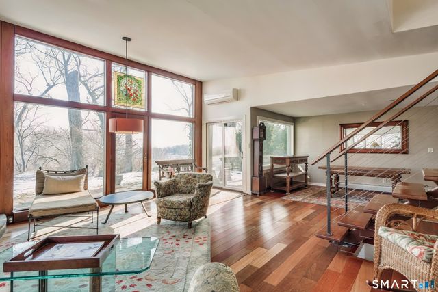 31 Splitrock Road, Norwalk, CT 06854