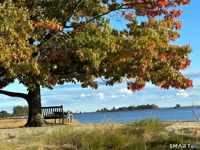 31 Splitrock Road, Norwalk, CT 06854