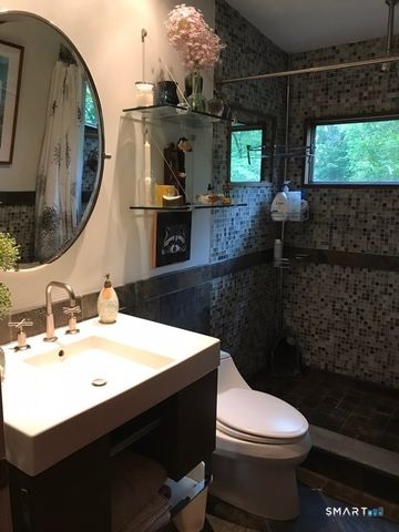 31 Splitrock Road, Norwalk, CT 06854