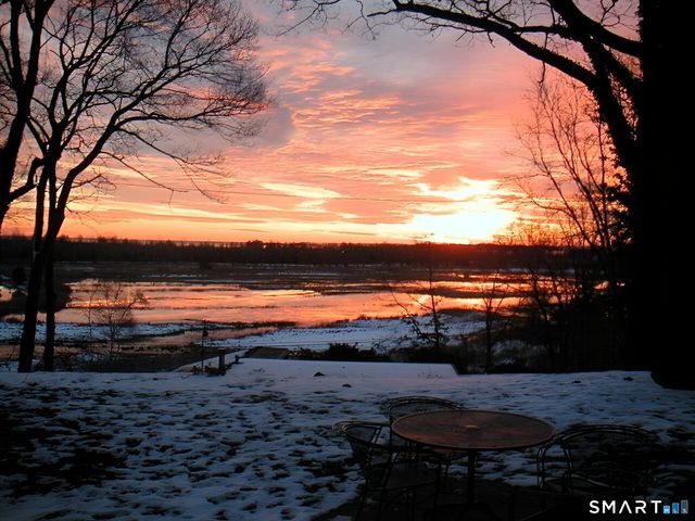 31 Splitrock Road, Norwalk, CT 06854