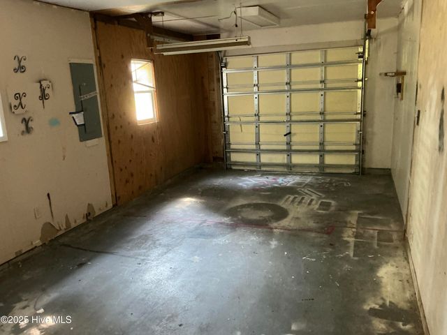 102 Tanglewood Drive, Jacksonville, NC 28540