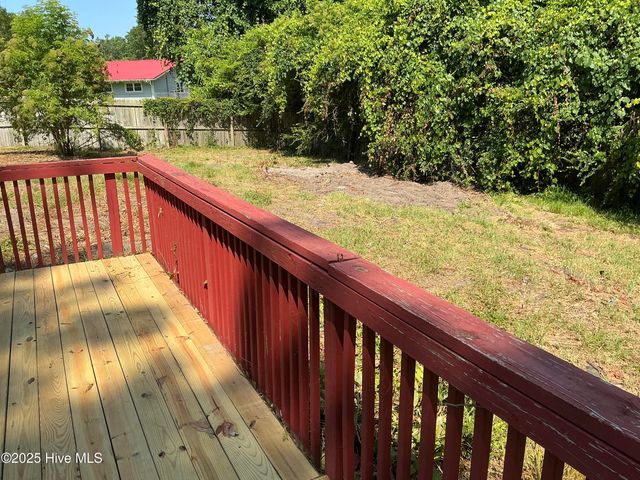 102 Tanglewood Drive, Jacksonville, NC 28540