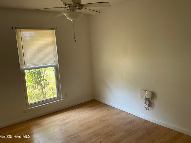 102 Tanglewood Drive, Jacksonville, NC 28540