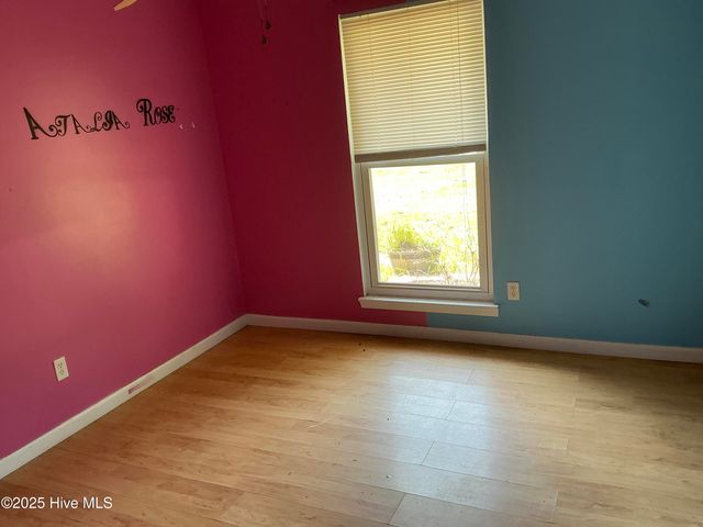 102 Tanglewood Drive, Jacksonville, NC 28540