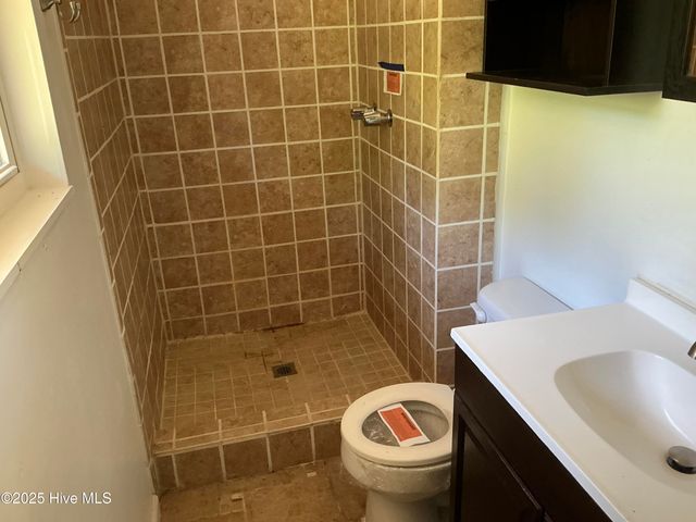 102 Tanglewood Drive, Jacksonville, NC 28540