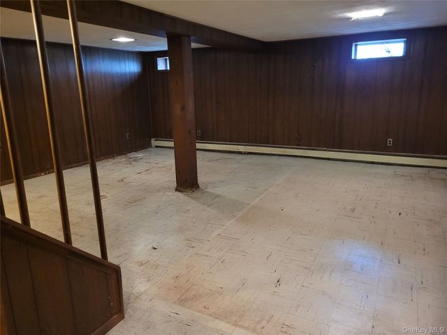 5 Thorpe Lane, East Islip, NY 11730