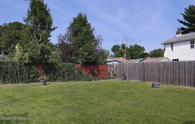 11 Cedar Avenue, North Middletown, NJ 07748