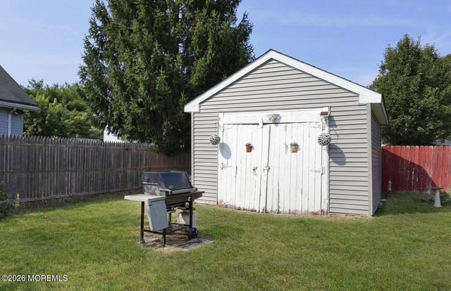 11 Cedar Avenue, North Middletown, NJ 07748