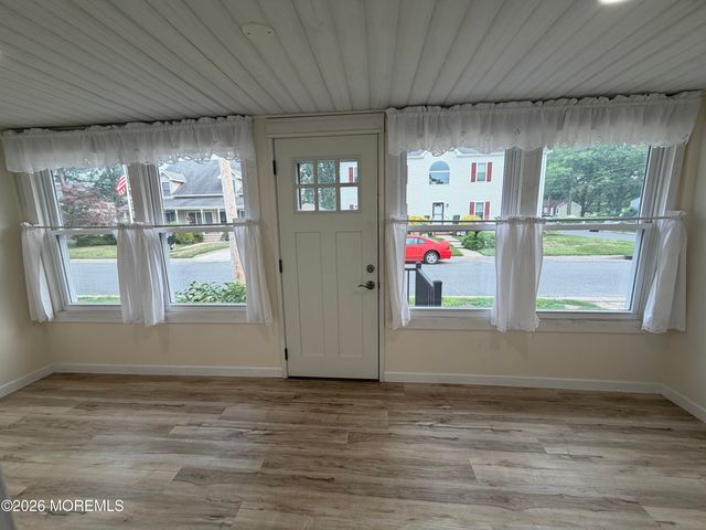 11 Cedar Avenue, North Middletown, NJ 07748