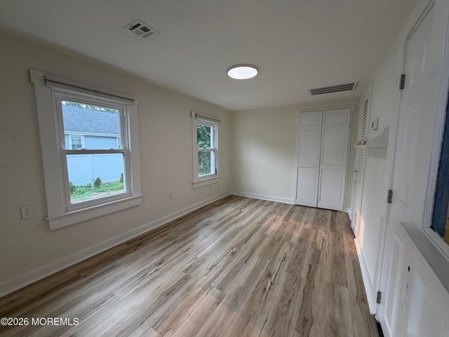 11 Cedar Avenue, North Middletown, NJ 07748