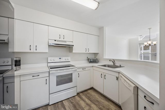 7649 STONY CREEK LN, Ellicott City, MD 21043