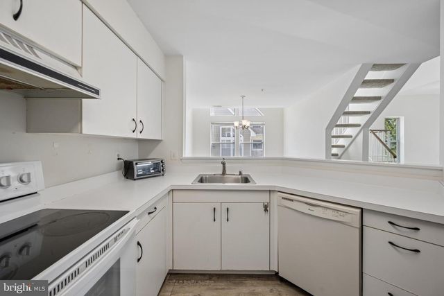 7649 STONY CREEK LN, Ellicott City, MD 21043