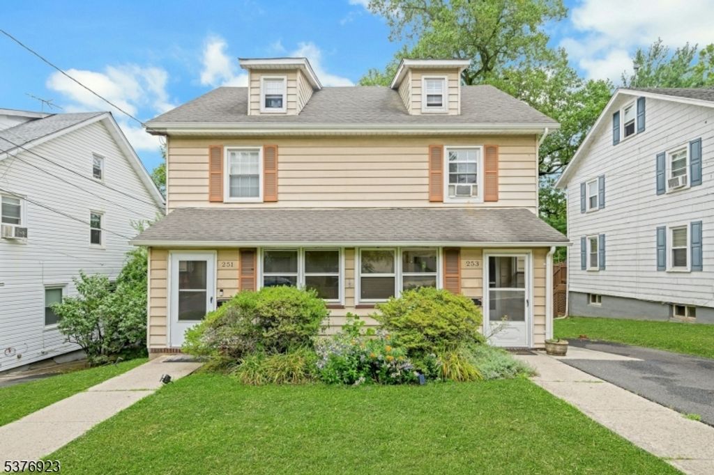 251 Mccosh Rd, Clifton City, NJ 07043