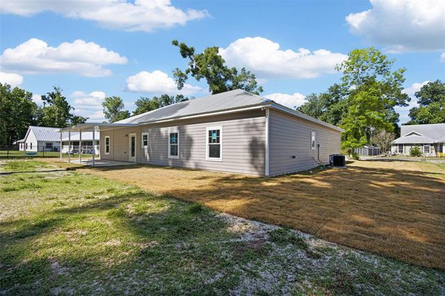 9100 DORIE DRIVE, Trenton, FL 32693