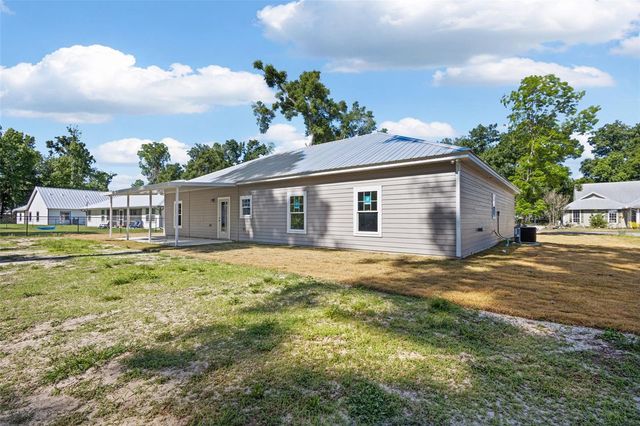 9100 DORIE DRIVE, Trenton, FL 32693