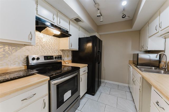 2818 S Bartell 34, Houston, TX 77054