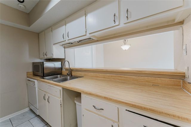 2818 S Bartell 34, Houston, TX 77054