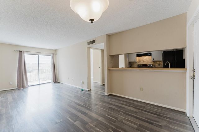 2818 S Bartell 34, Houston, TX 77054