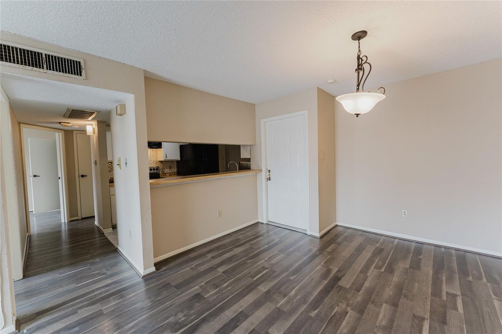 2818 S Bartell 34, Houston, TX 77054