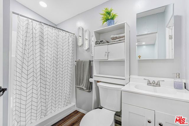 7523 N Ontario Street, Burbank, CA 91504