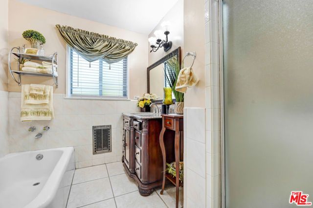 7523 N Ontario Street, Burbank, CA 91504