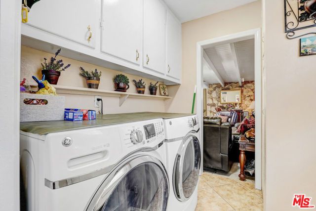 7523 N Ontario Street, Burbank, CA 91504