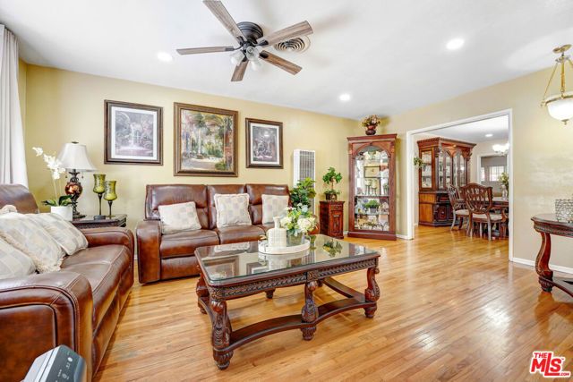 7523 N Ontario Street, Burbank, CA 91504
