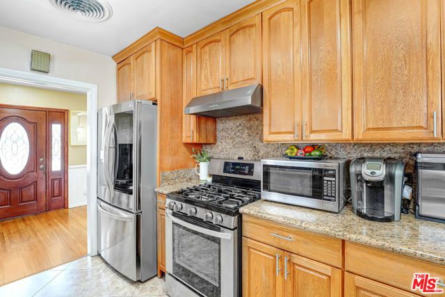 7523 N Ontario Street, Burbank, CA 91504