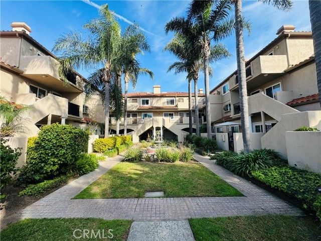 626 Lake Street 37, Huntington Beach, CA 92648