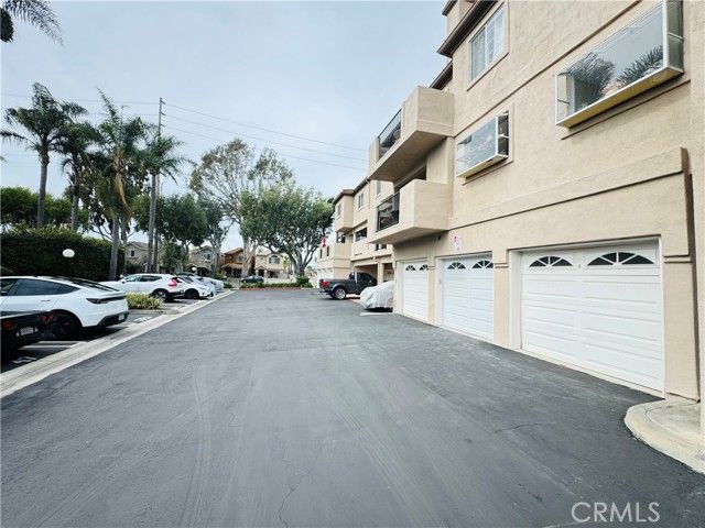 626 Lake Street 37, Huntington Beach, CA 92648