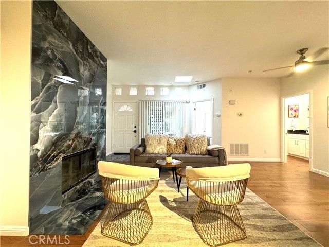 626 Lake Street 37, Huntington Beach, CA 92648