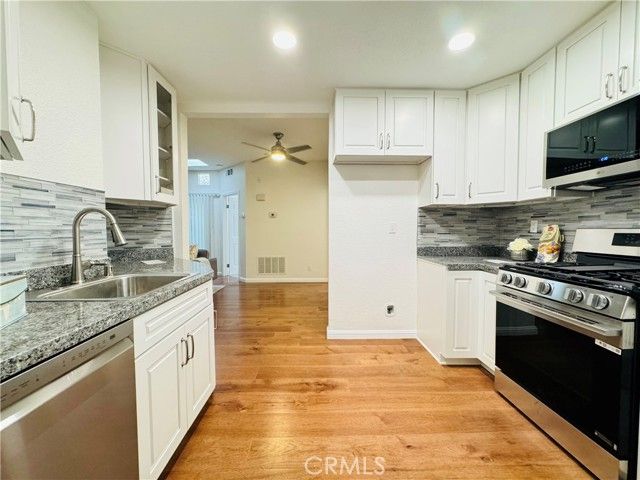 626 Lake Street 37, Huntington Beach, CA 92648