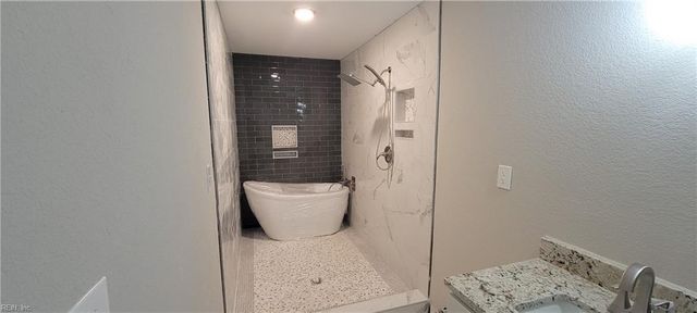 641 Gallbush RD, Chesapeake, VA 23322