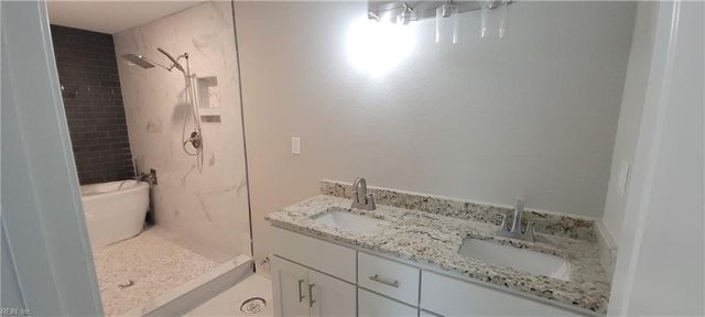 641 Gallbush RD, Chesapeake, VA 23322