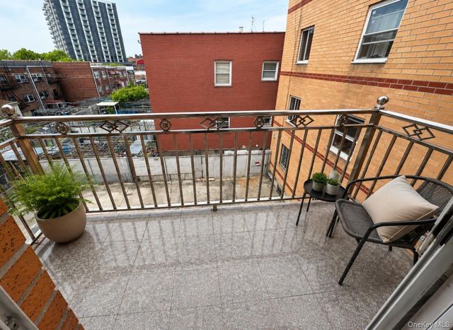 5308 90th Street 3B, Elmhurst, NY 11373