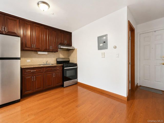 5308 90th Street 3B, Elmhurst, NY 11373