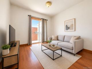 5308 90th Street 3B, Elmhurst, NY 11373