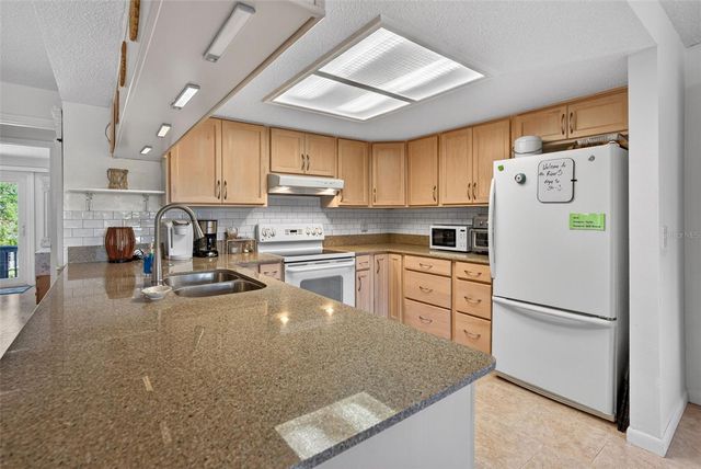 12122 W GULF BREEZE COURT, Crystal River, FL 34429