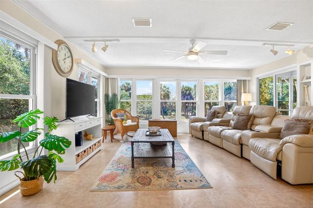 12122 W GULF BREEZE COURT, Crystal River, FL 34429