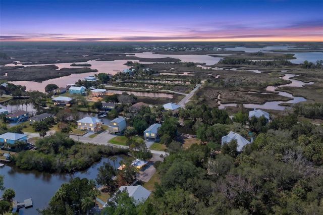 12122 W GULF BREEZE COURT, Crystal River, FL 34429
