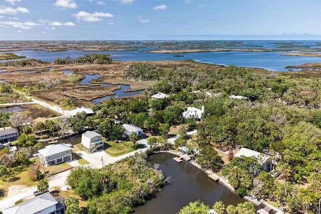 12122 W GULF BREEZE COURT, Crystal River, FL 34429