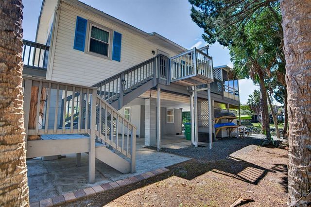 12122 W GULF BREEZE COURT, Crystal River, FL 34429