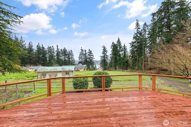 5296 Slocum Way, Freeland, WA 98249