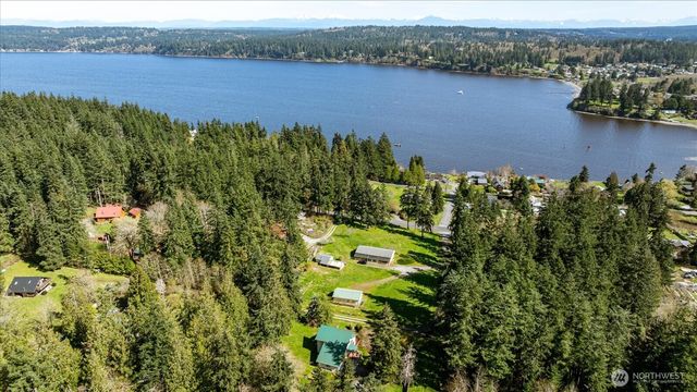 5296 Slocum Way, Freeland, WA 98249
