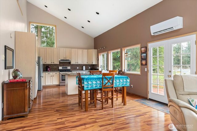 5296 Slocum Way, Freeland, WA 98249