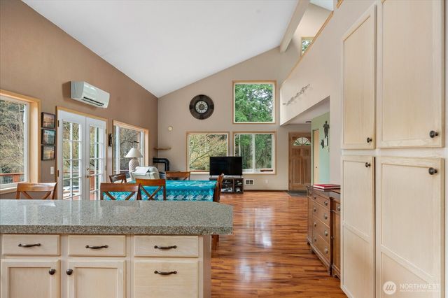 5296 Slocum Way, Freeland, WA 98249