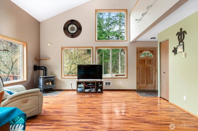 5296 Slocum Way, Freeland, WA 98249