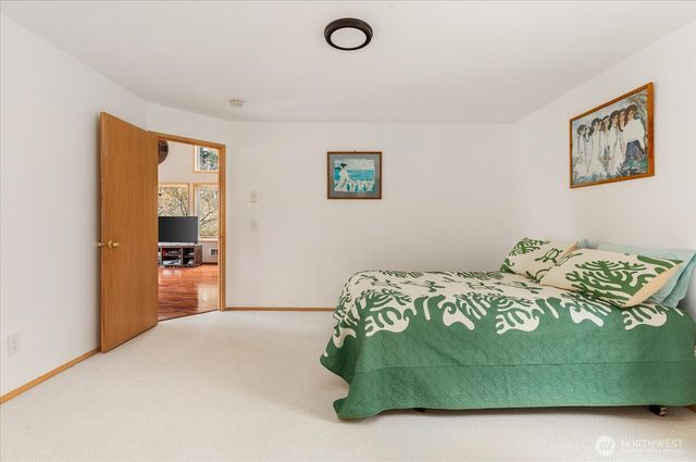 5296 Slocum Way, Freeland, WA 98249