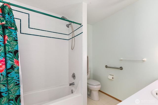 5296 Slocum Way, Freeland, WA 98249